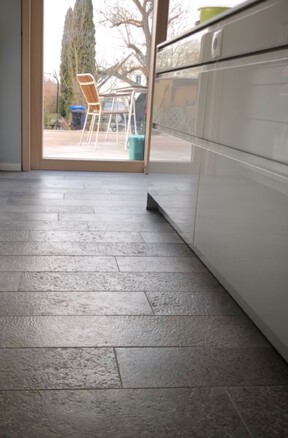 Scheuermann-Naturstein-Showroom-Platten-47